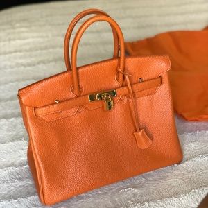 Gorgeous bag; perfect for any season